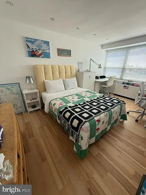 2 bed, 892 sqft, $3,000 — Photo 3