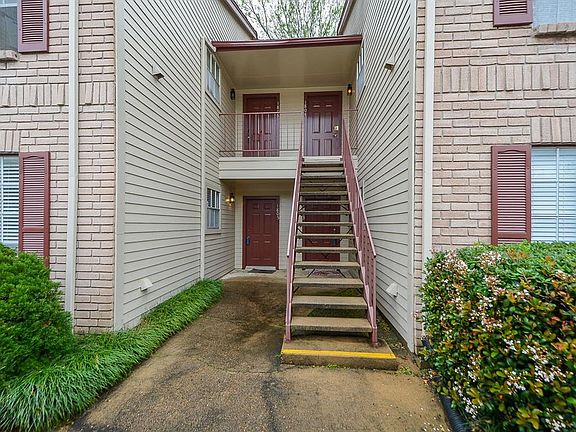 2nd image of 2120 El Paseo St APT 1803