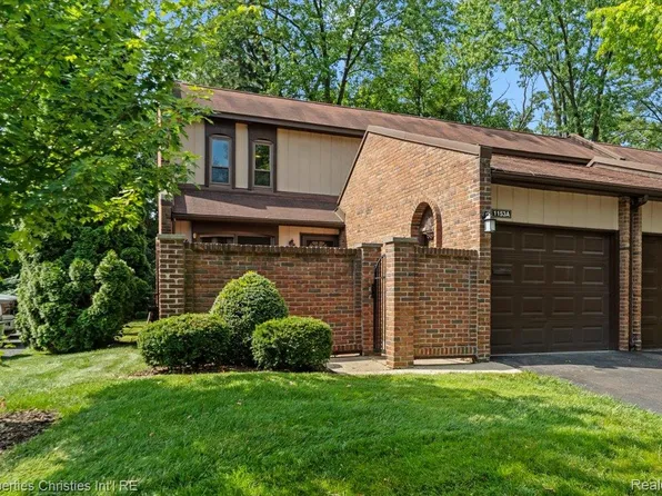 1153 Kirts Blvd Unit A, Troy, MI 48084