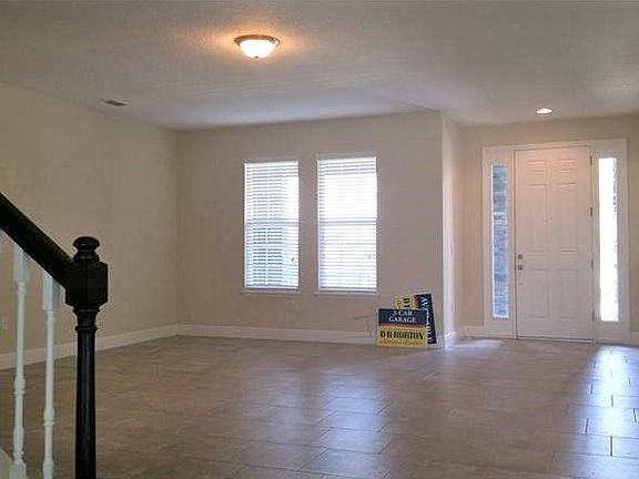 3rd image of 7816 Summerlake Pointe Blvd