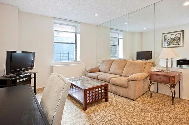 Rented by Global Realty Opportunities | media 37