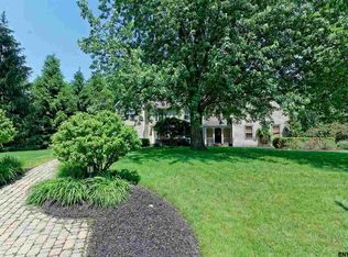 14 Graystone Rd, Loudonville, NY 12211