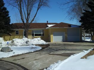 1305 8th Ave SW, Jamestown, ND 58401