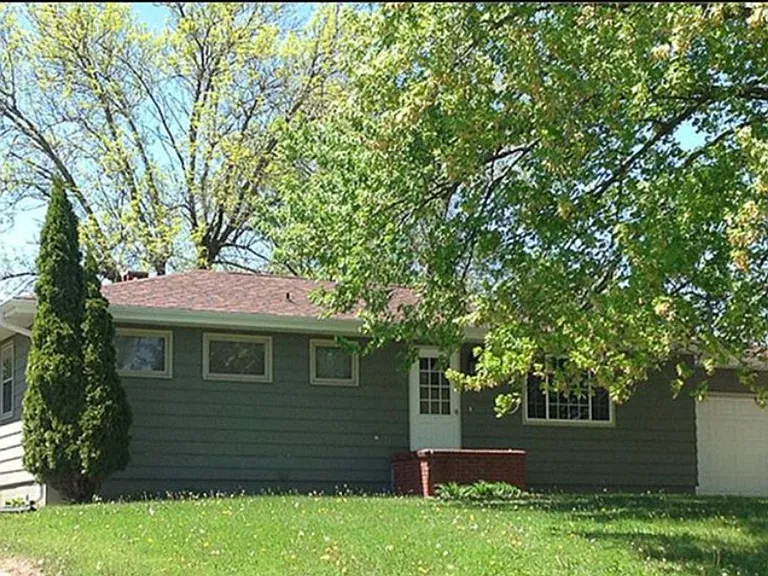 205 Dotson Dr — Photo 1
