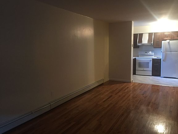 2nd image of 3139 43rd St