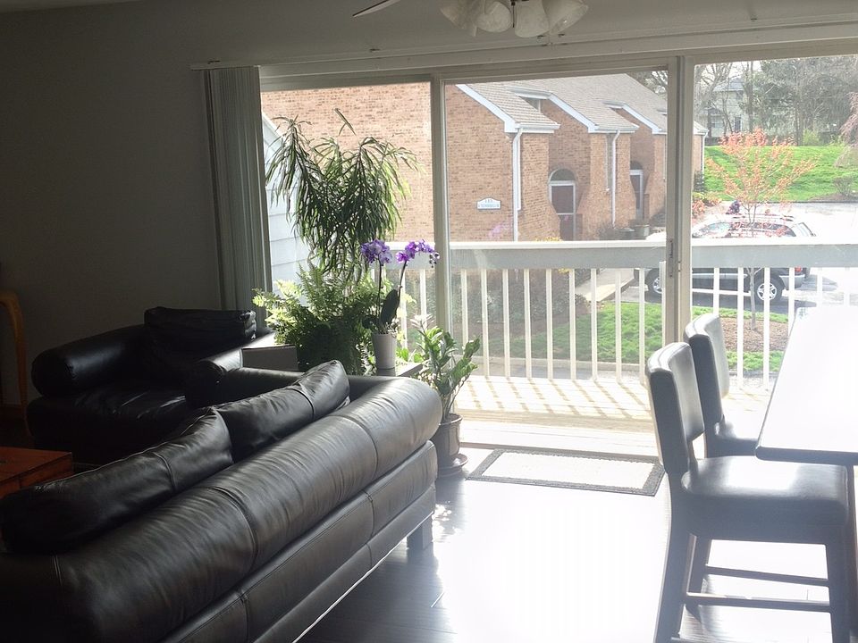 1st image of 105 E Ticonderoga Dr #4-F