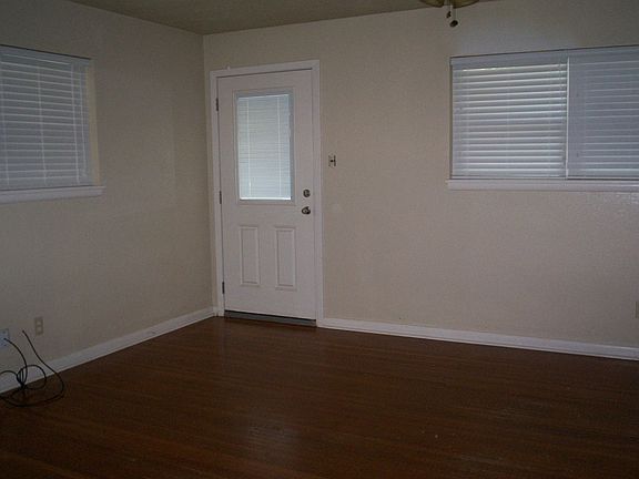2nd image of 1613 Coker Hampton Dr