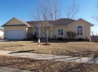 2501 SW Locust St, Oak Grove, MO 64075