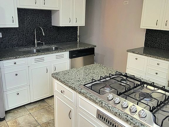 4th image of 1543 N Franklin Ave #B