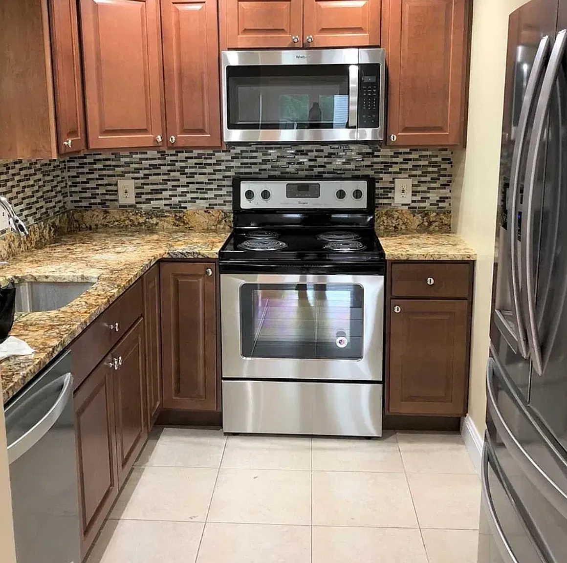 3 bed, 1.5 bath, 1100 sqft, $3,000 — Photo 2