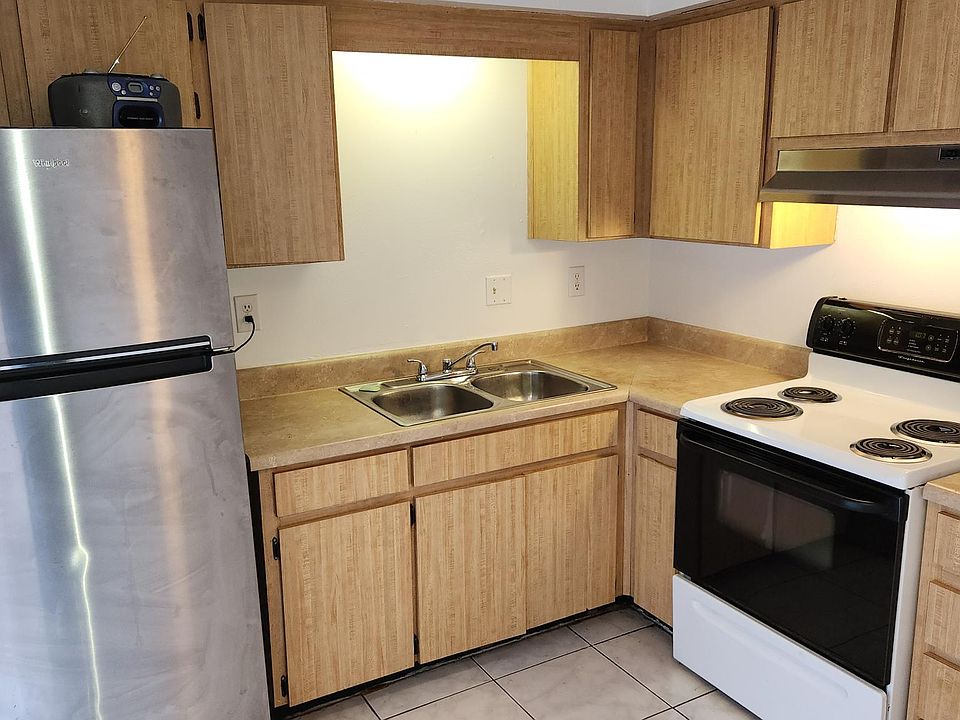 1st image of 600 Saint Petersburg Dr