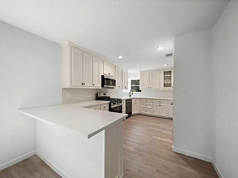 2526 Nightowl Trl — Photo 15