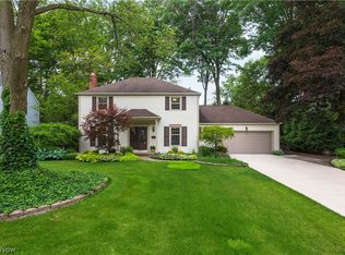 600 Yarmouth Dr, Bay Village, OH 44140