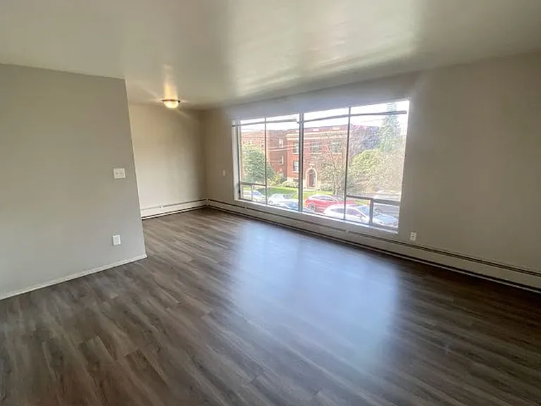 Hamlin Place — Photo 21