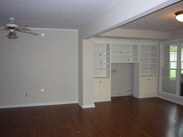 2nd image of 4210 Ridgefield Ct