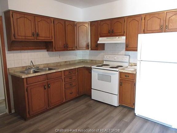 3rd image of 258 William St