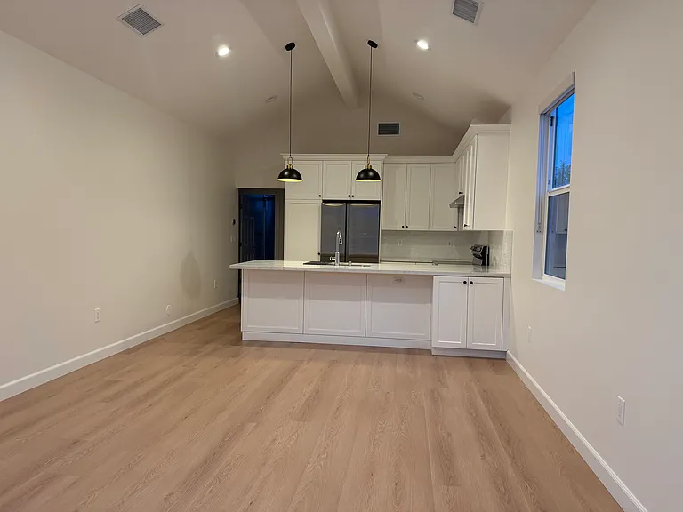 1140 N Buena Vista St #1142 — Photo 3