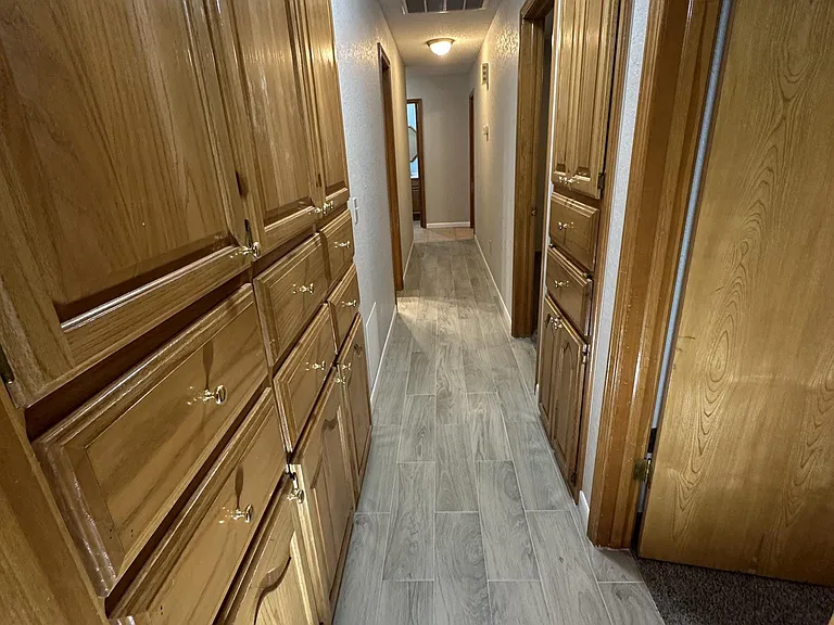 8500 Tiffany Dr — Photo 13
