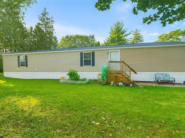 5 College View Dr, Batavia, NY 14020