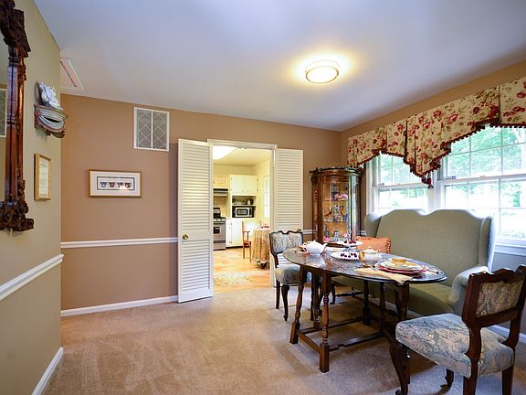 3rd image of 4118 Breezewood Ln