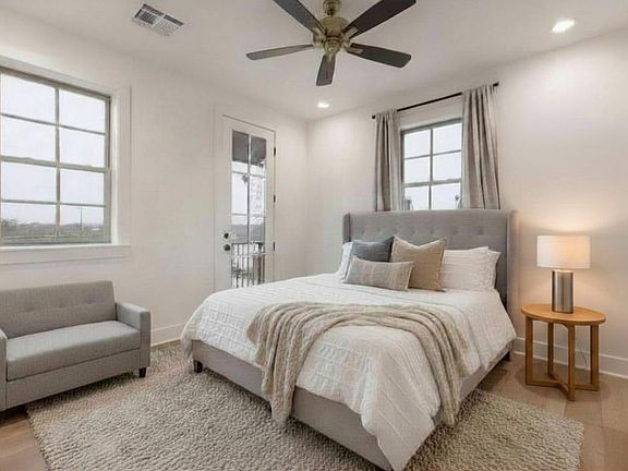 3rd image of 315 Sandstone Ave #206