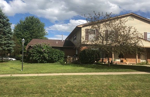 3rd image of 36793 W Meadowood