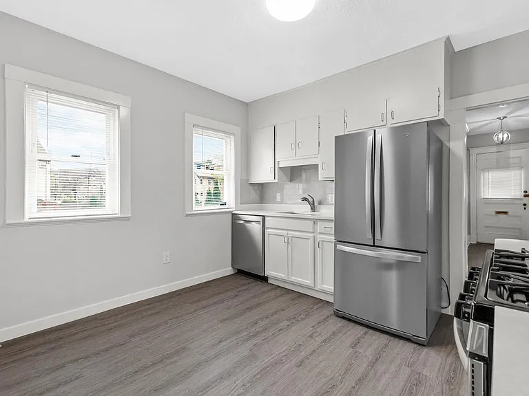 75 Lake St #2 — Photo 2