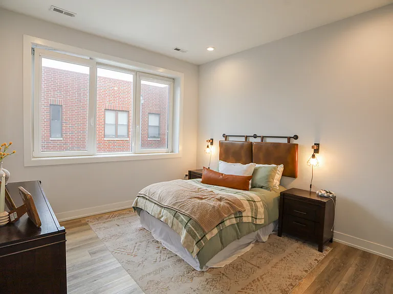2402 W Carmen Ave #301 — Photo 9