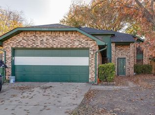 5302 Pocassett Dr, Arlington, TX 76018