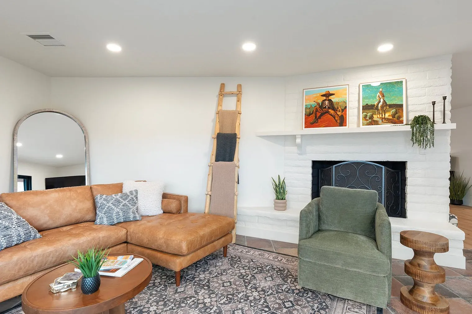 3 bed, 2.0 bath, 1399 sqft, $8,869 — Photo 2