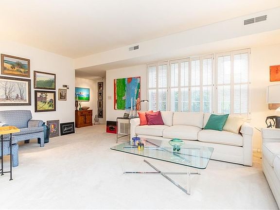 5th image of 19406 Van Aken Blvd #110