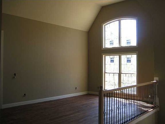 ENORMOUS DINING ROOM