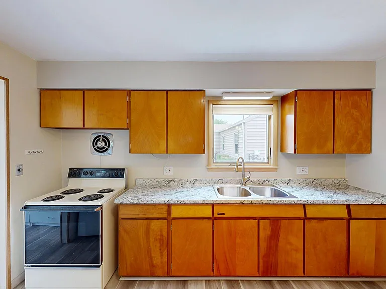 5108 Breezeway Dr — Photo 11
