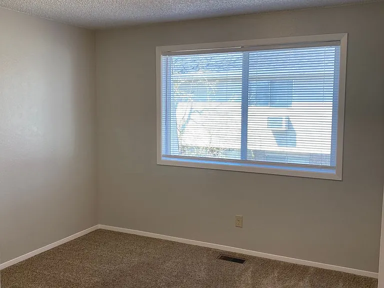 664 W Idaho Ave — Photo 15