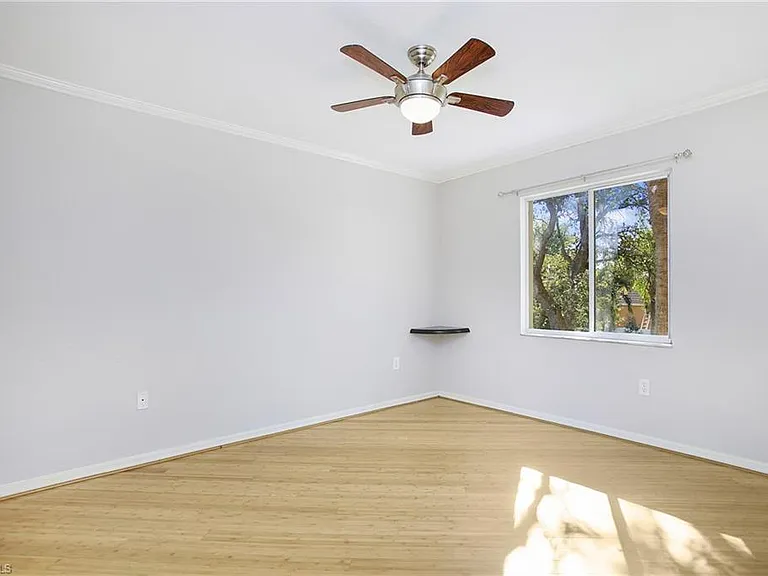 8271 Key Royal Cir #924 — Photo 14
