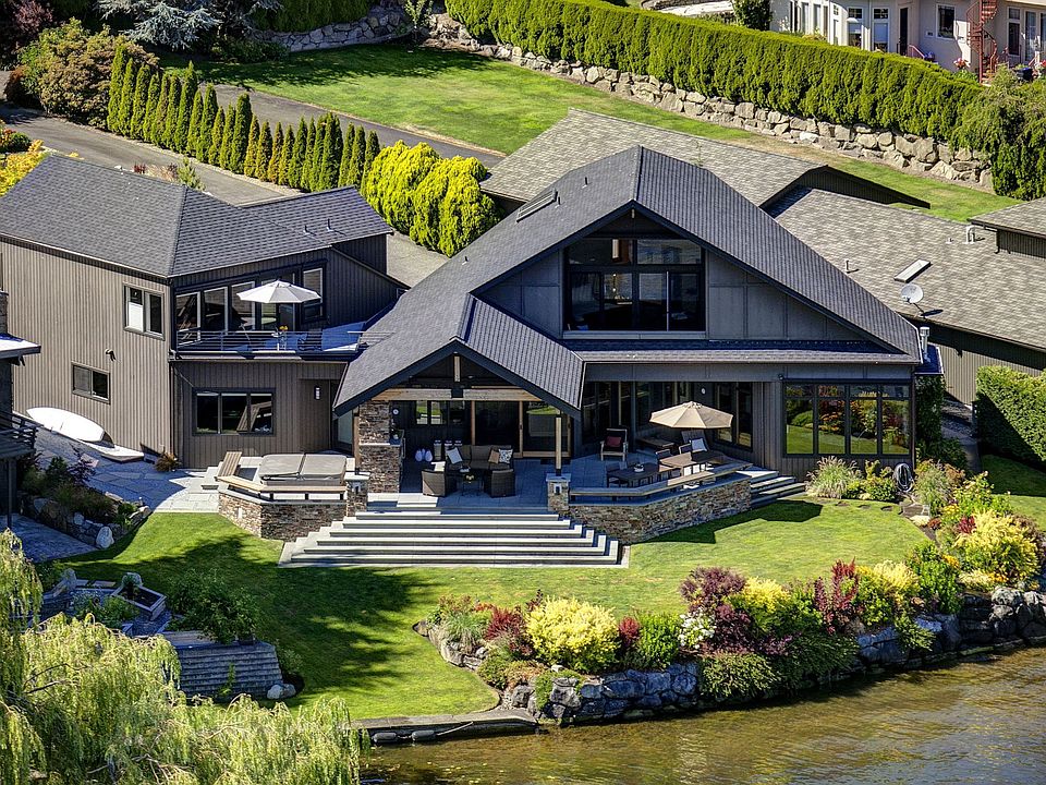 85 feet of waterfront