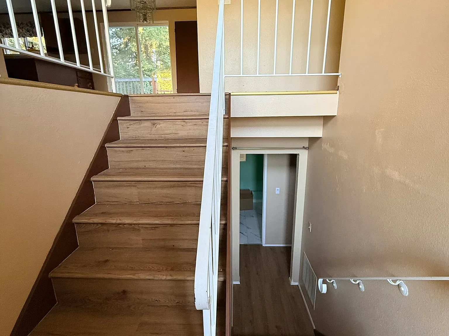 4 bed, 2.5 bath, 1980 sqft, $3,100 — Photo 4