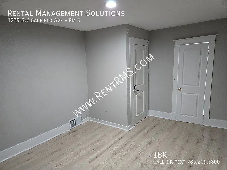 1239 SW Garfield Ave Rm 5 — Photo 4