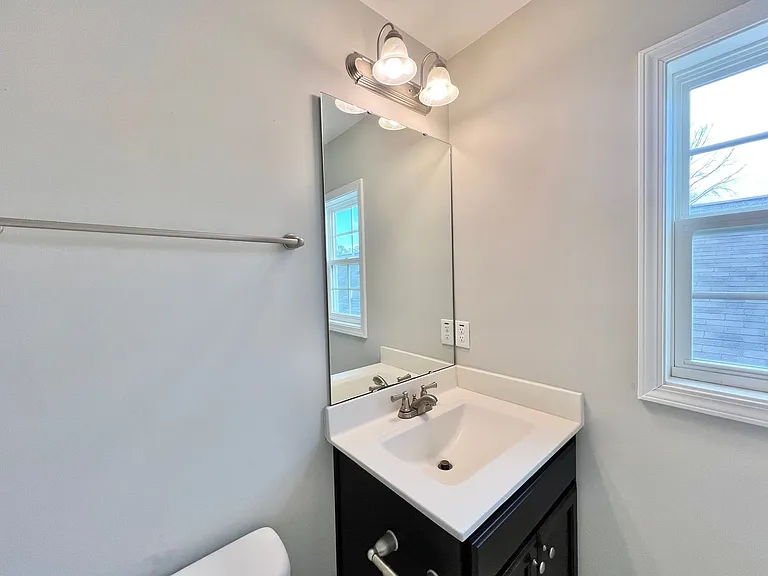 74 Griffith Pl — Photo 17
