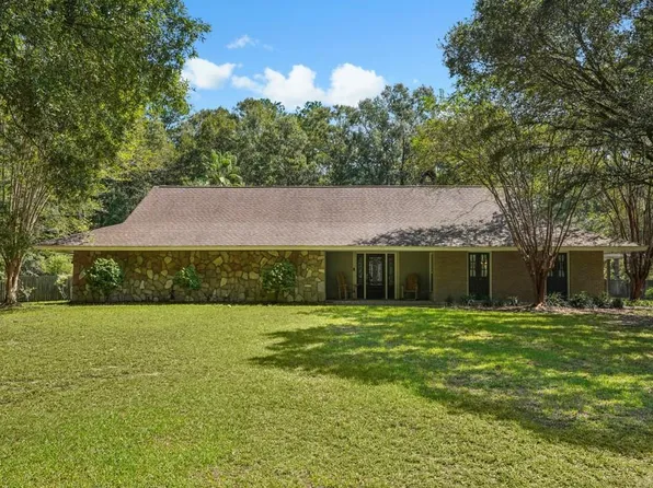 1740 Goodyear Dr, Bogalusa, LA 70427