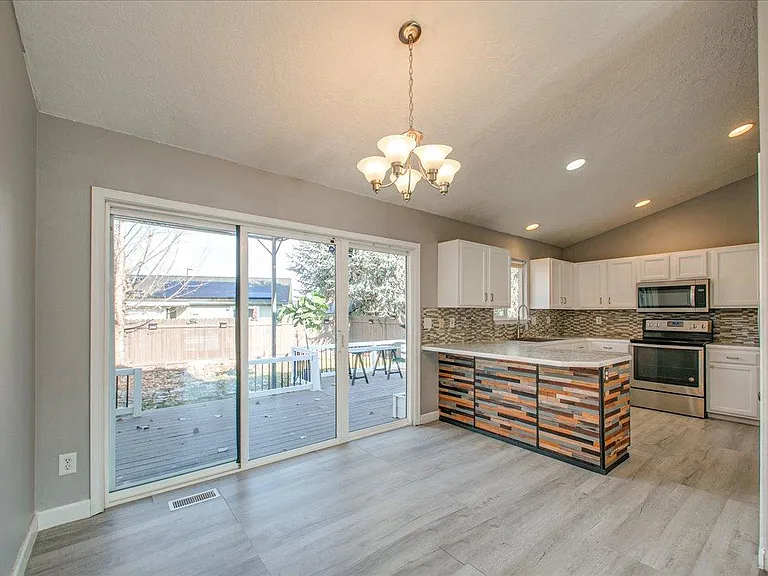 13734 W Meadowdale Dr — Photo 10