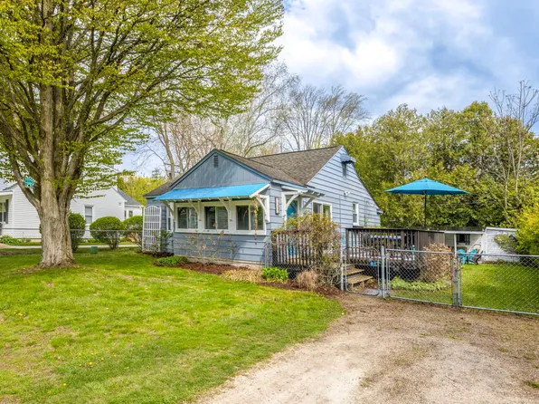 7353 Maple Rd, Lexington, MI 48450