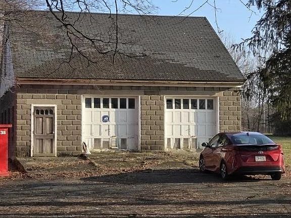 2nd image of 6401 E Avon Lima Rd