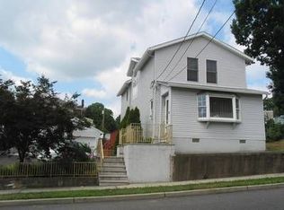 89 Gordon Ave, Totowa, NJ 07512