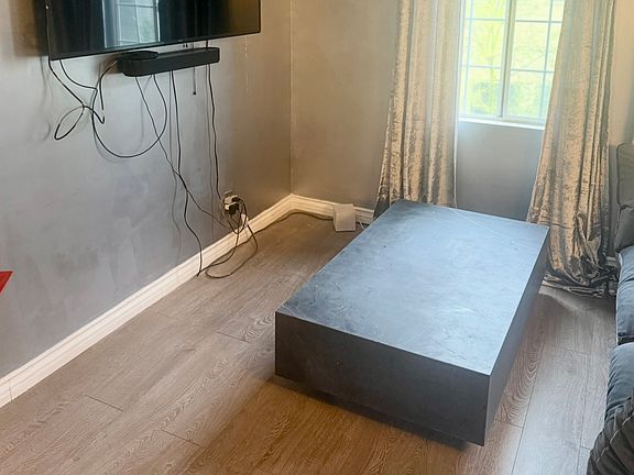 5th image of 231 Columbia Pl