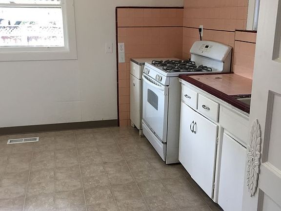 4th image of 571 N 13th St