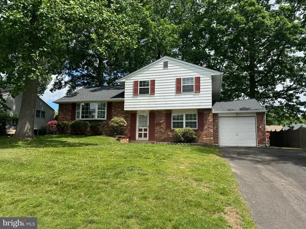 708 King Way, Warminster, PA 18974