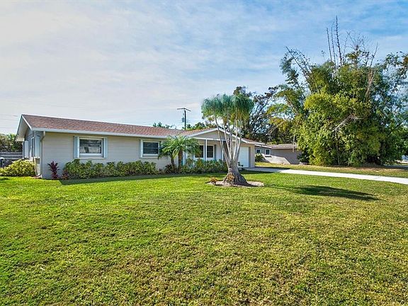 2nd image of 2572 Jefferson Cir