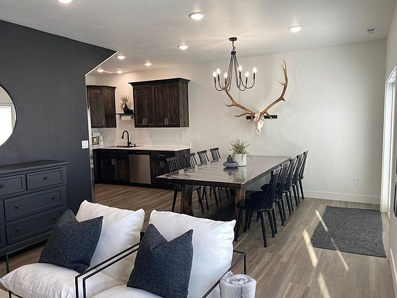 3rd image of 2832 Elmwood
