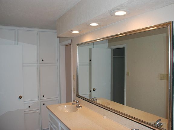 Master bedroom bathroom